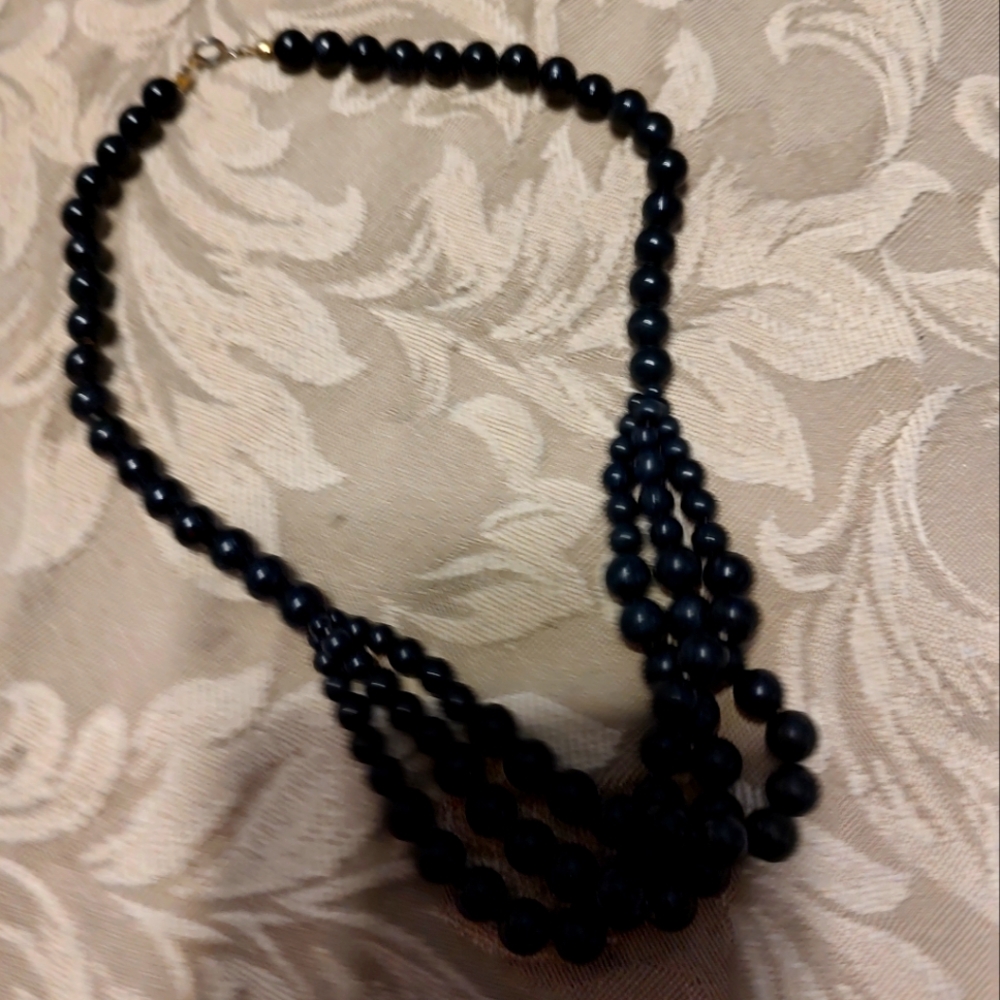 🖤 Classic Elegant Vintage Black Layered Beaded Necklace - Picture 4 of 7